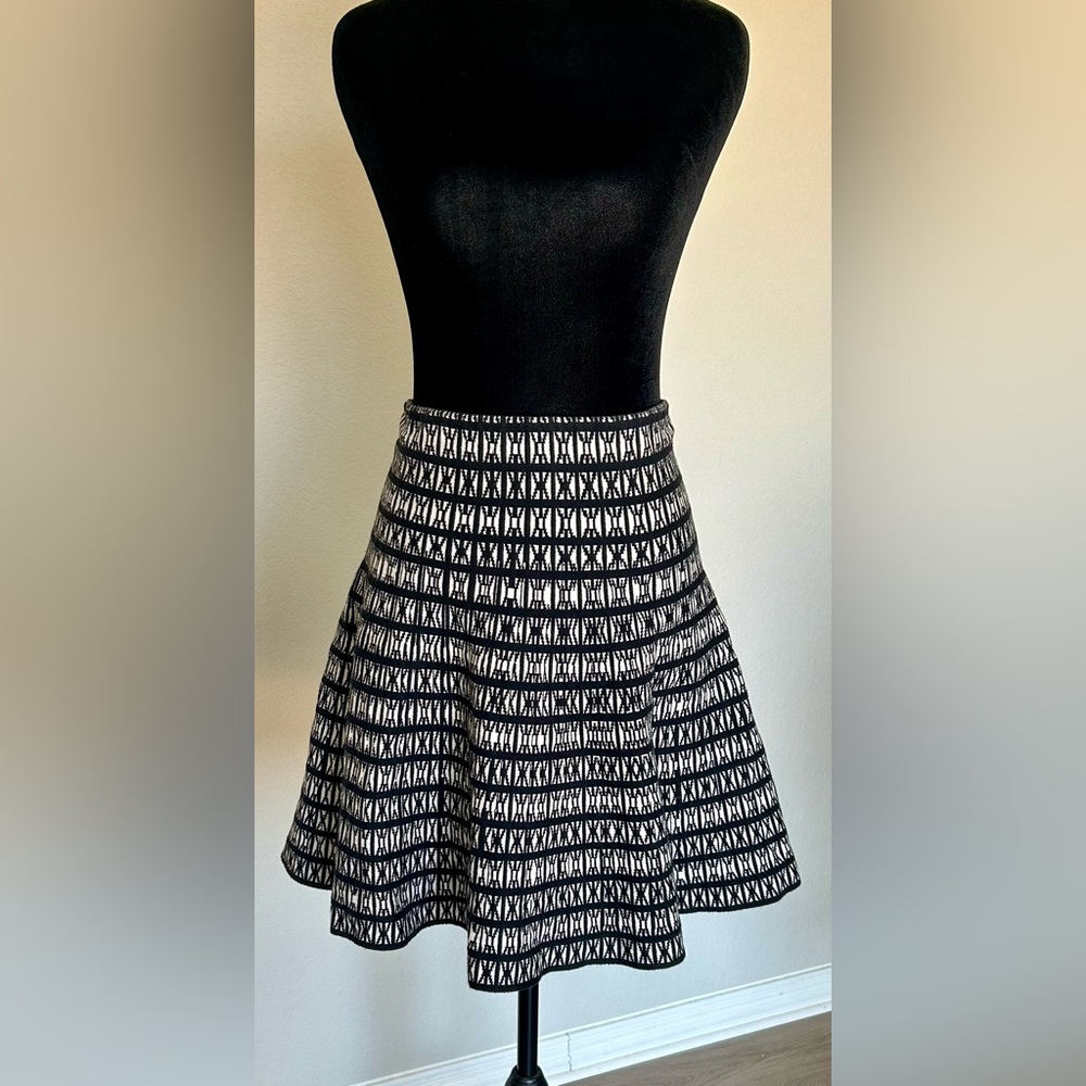 Cynthia Rowley Black White Geometric Jacquard Knit Flare Skirt Small F22603